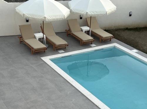 Poolside Bliss - Modern Villa