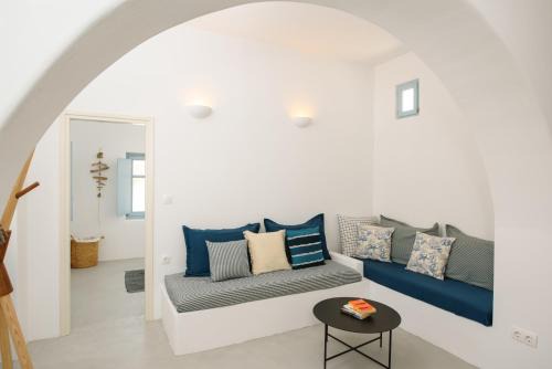 Ormos Seaside Villas, by Amorgos Holiday Homes
