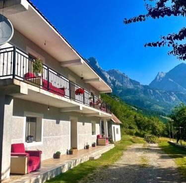 Lazer Çardaku Guest House