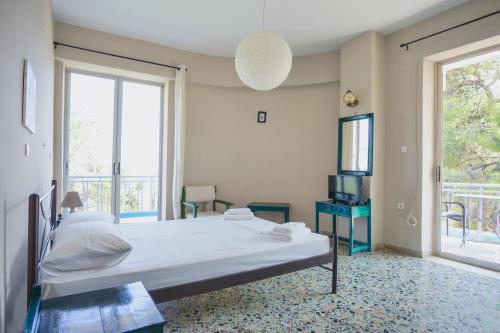 Hotel Korfos - Ξενοδοχείο Κόρφος Renovated