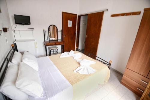 To Gefyraki Rooms