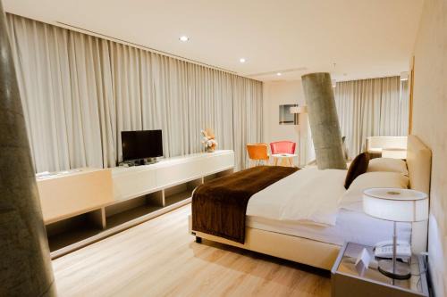 Ark Hotel 